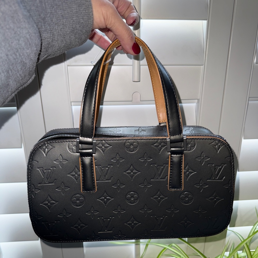 Louis Vuitton Mat Shelton   in Gray Monogram Glace